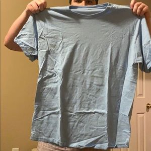 Light blue men’s tee